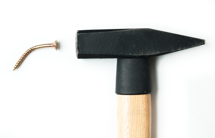 Hammer und Schraube