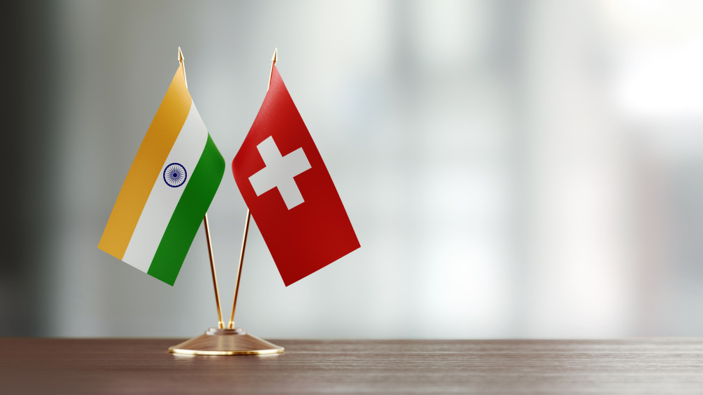 Schweiz Indien Flaggen