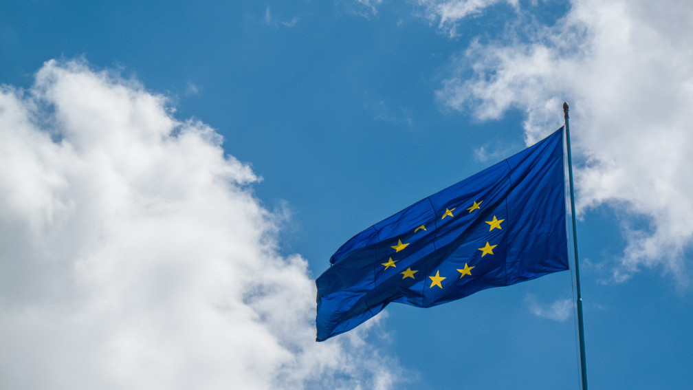 EU Flagge im Wind