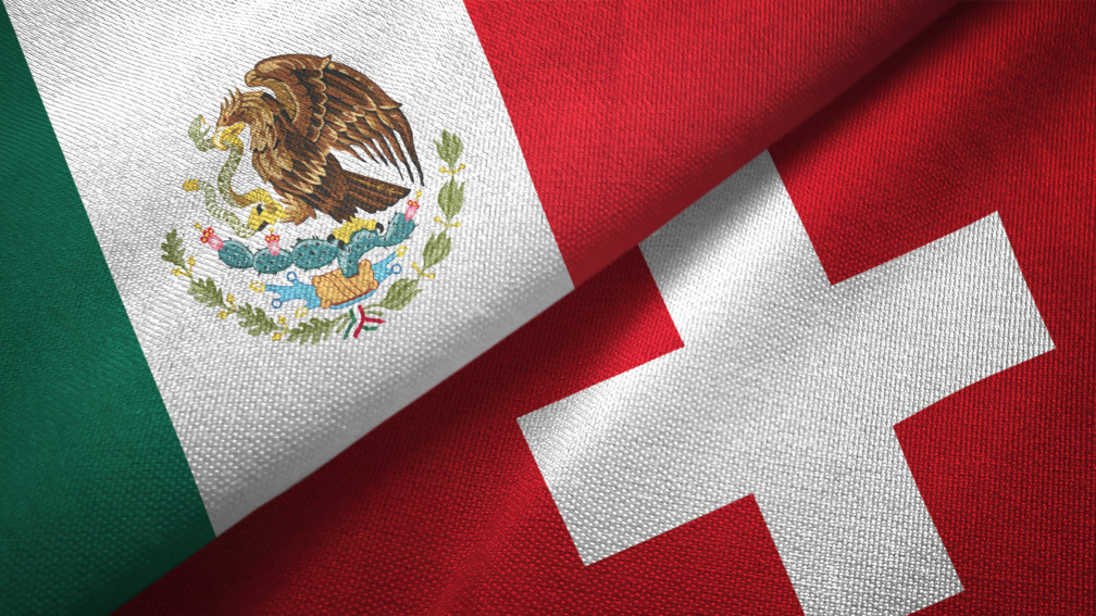 Flaggen von Mexiko und der Schweiz