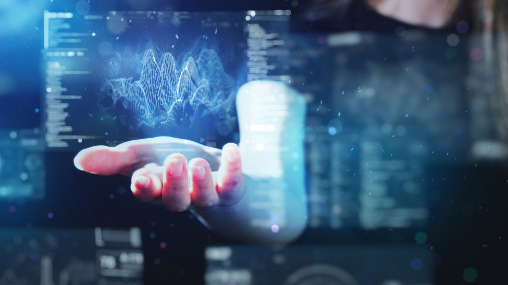 Han einer Frau hält Wellenhologramm