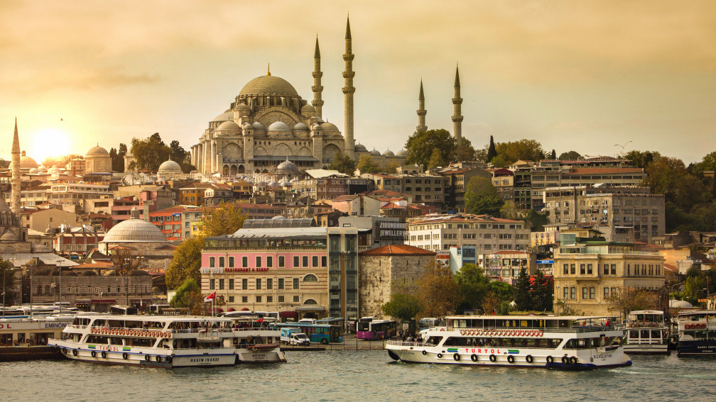 Vue d'Istanbul avec Sainte-Sophie depuis le Bosphore