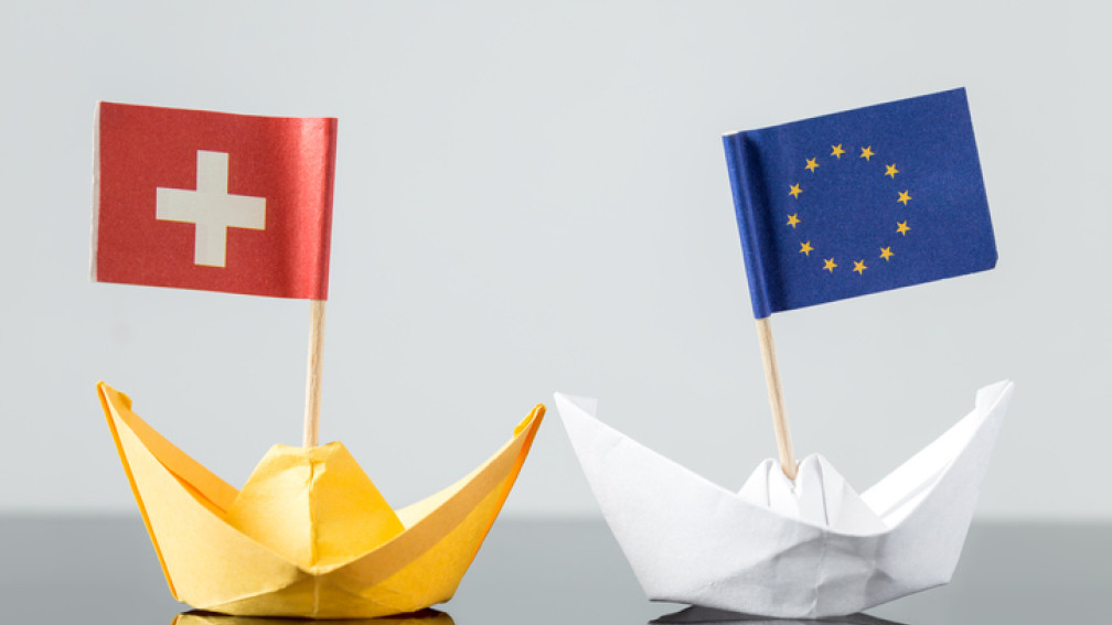 Drapeaux de la Suisse et de l'UE