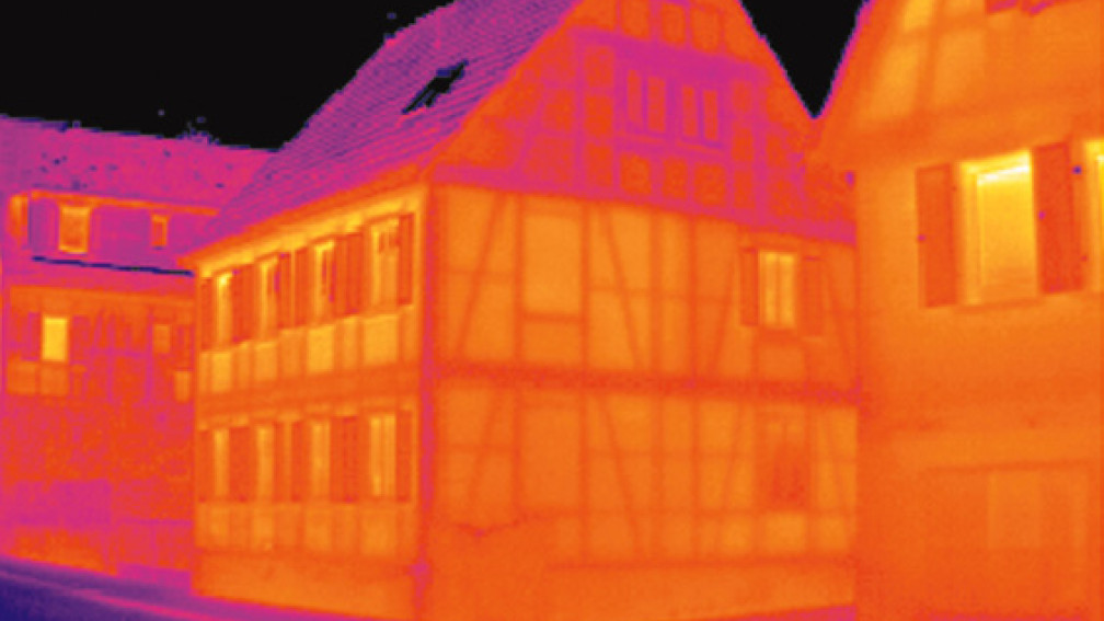 Haus aus Sicht eines Wärme Barometers