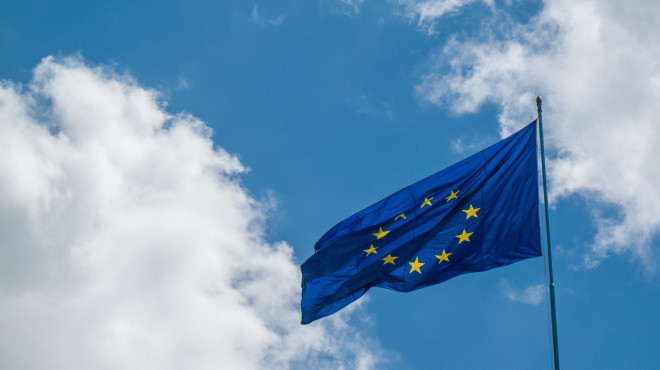 EU Flagge im Wind