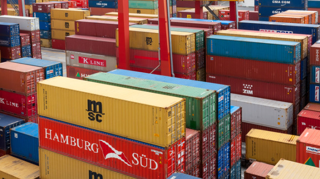 Conteneurs utilisés pour importer et exporter des marchandises