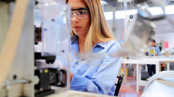 Personne dans laboratoire