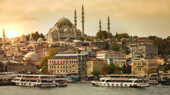 Vue d'Istanbul avec Sainte-Sophie depuis le Bosphore