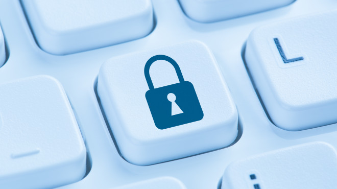 Symbole d'un cadenas sur la touche d'un clavier d'ordinateur
