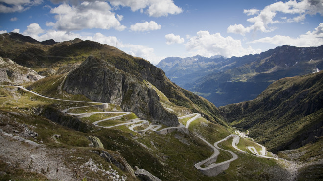 Die alte Strasse des Gotthardpass mit Panoramasicht