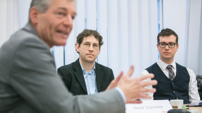 Heinz Karrer avec des lecteurs du Blick