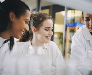 Drei Frauen in der Wissenschaft