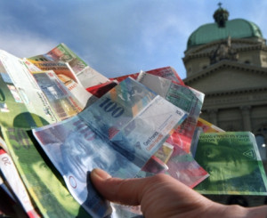 Geld vor dem Bundeshaus
