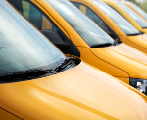 Véhicules jaunes de La Poste