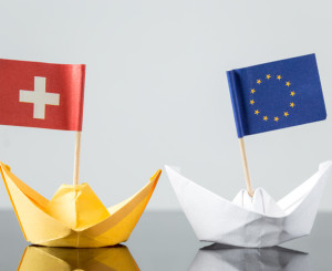 Drapeaux de la Suisse et de l'UE