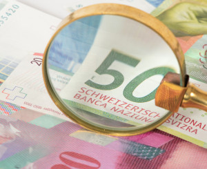 Loupe sur un billet de cinquante francs