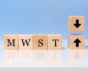 Würfel mit MWST-Schriftzug