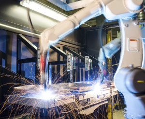 Maschine, die Metall lasert