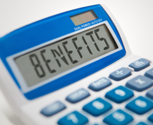 Taschenrechner mit dem eingetippten Wort Benefits